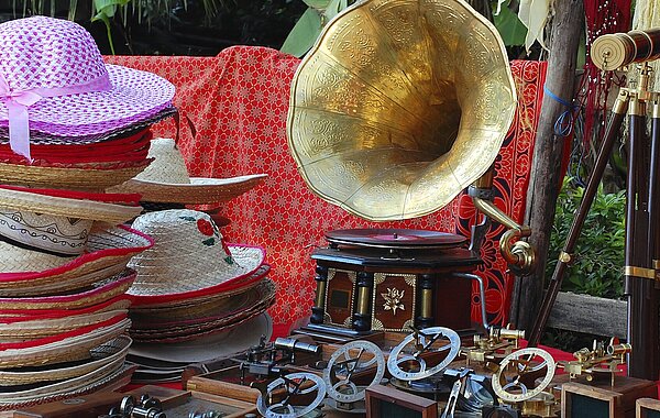 Engagement in der Nachbarschaft: Flohmarkt-Stand